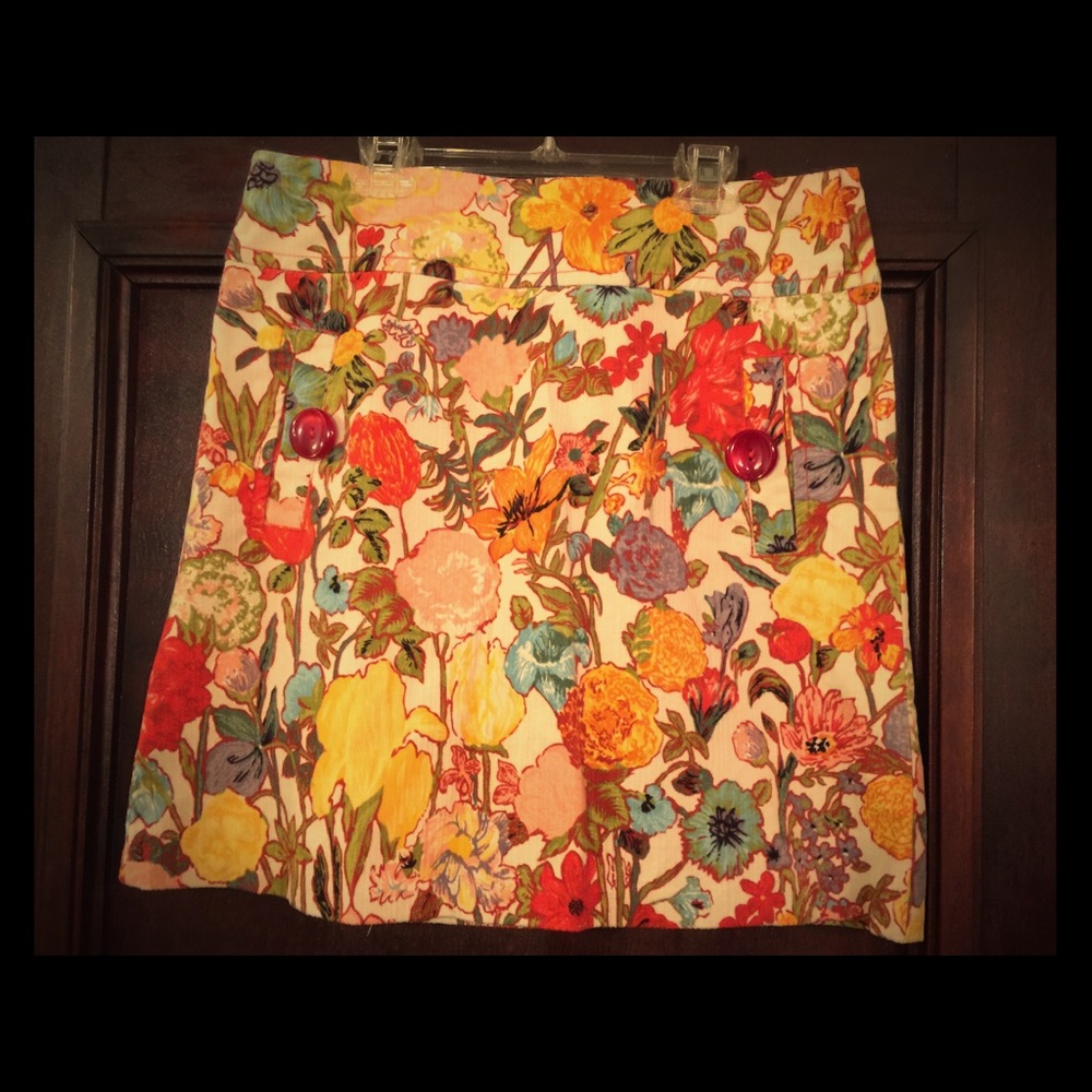 Elevenses Flower Skirt with Red buttons Size 4